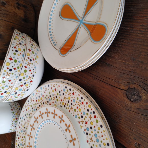 Colorful Patterned Dinnerware Set - Picture 6 of 7